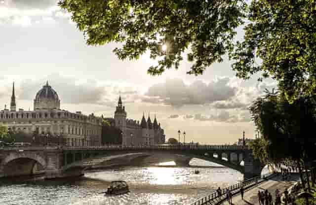 传祺gs5后排位置能放平当床改装